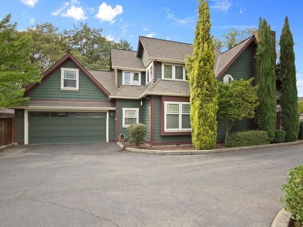 1613 SW I Street, Grants Pass, OR 97526