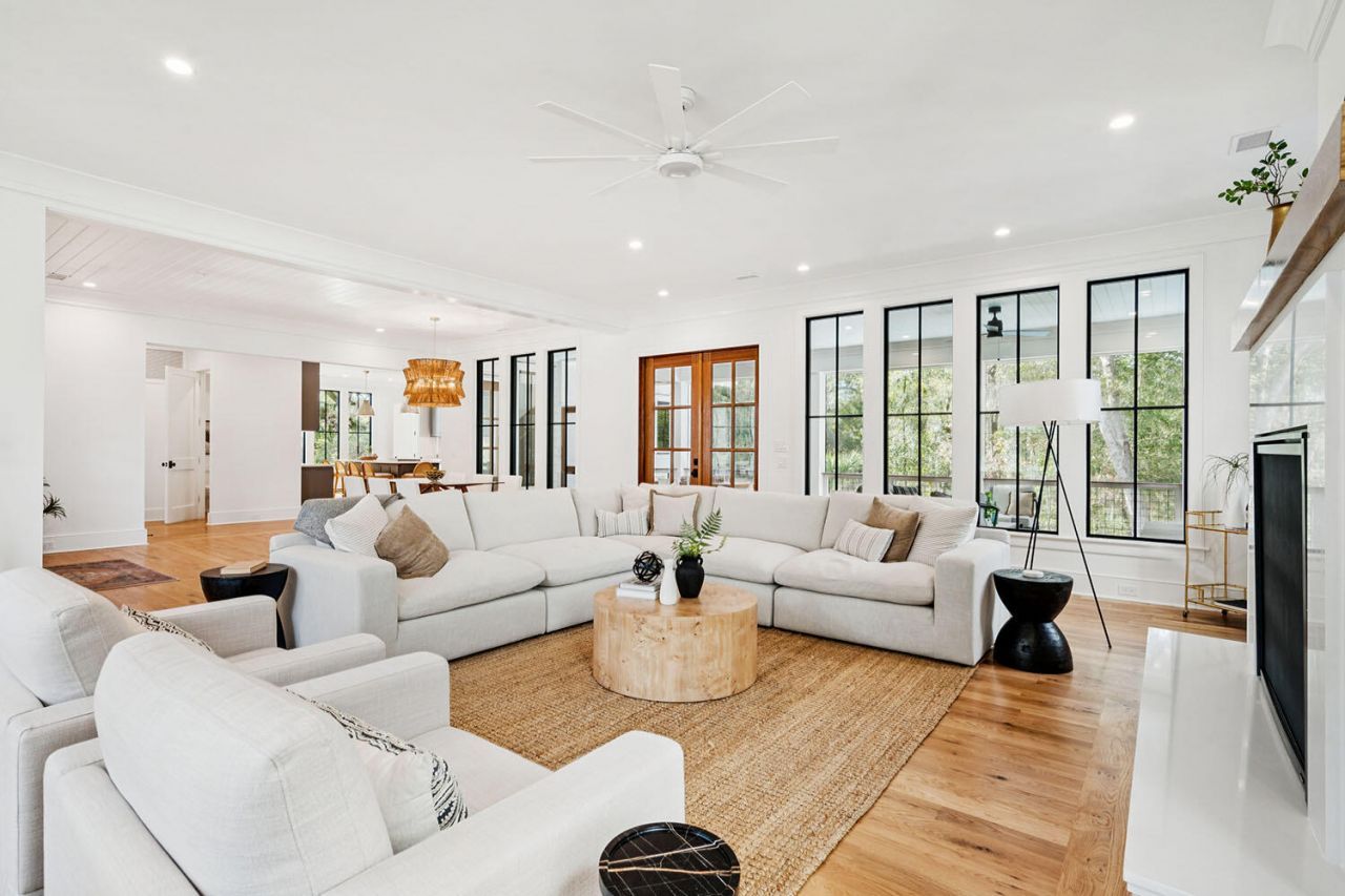 8258 Jack Island Drive Photo 13