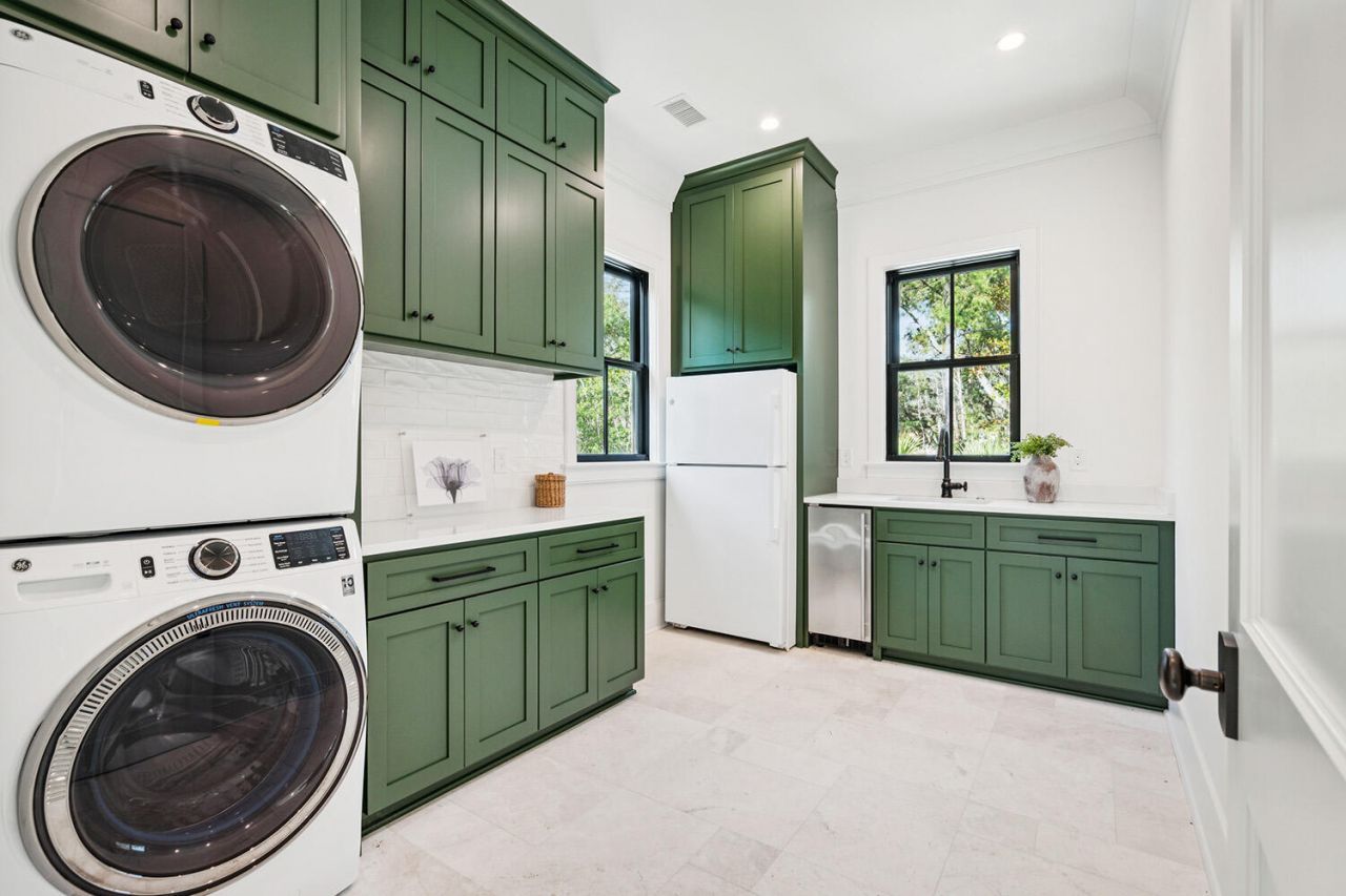 8258 Jack Island Drive Photo 35