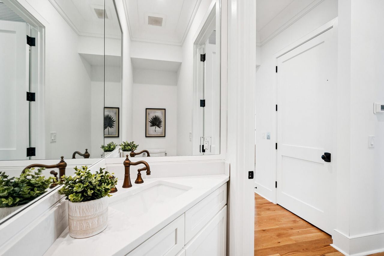 8258 Jack Island Drive Photo 37