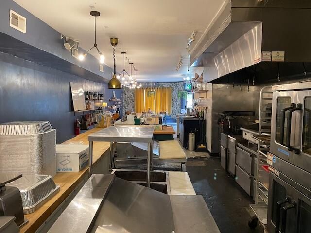 218 President Street Photo 8