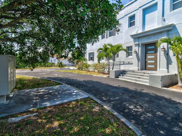 1401 Division Avenue, West Palm Beach, FL 33401