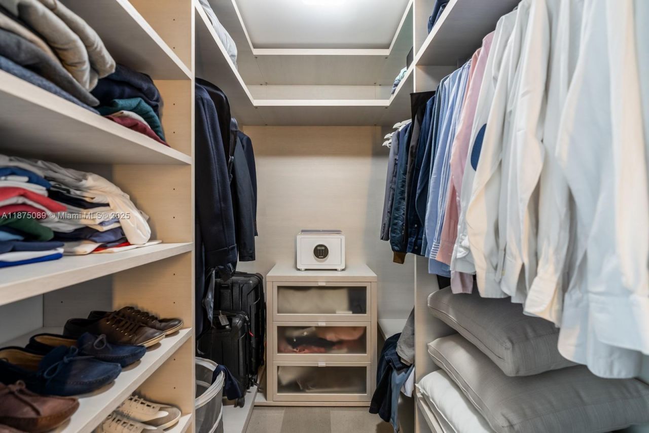 68 SE 6th St, Unit 3706, Miami, FL 33131 Photo