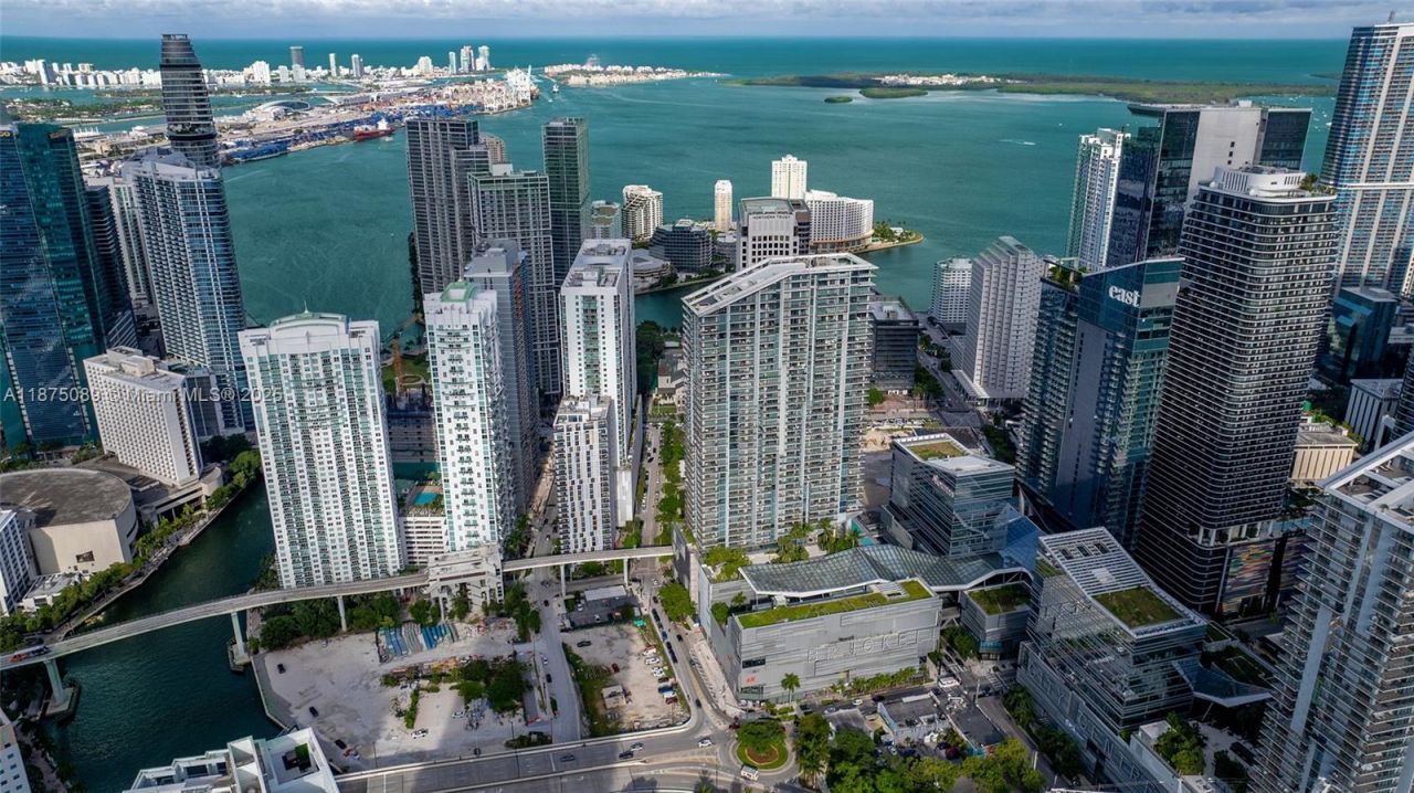 68 SE 6th St, Unit 3706, Miami, FL 33131 Photo