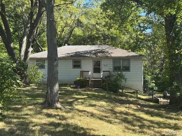 9723 Green Ridge Heights, Fairview Heights, IL 62208