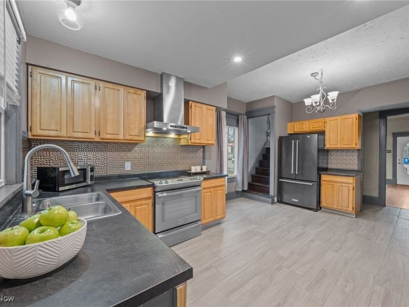 1364 Wooster Road W, Barberton, OH 44203 Photo 12