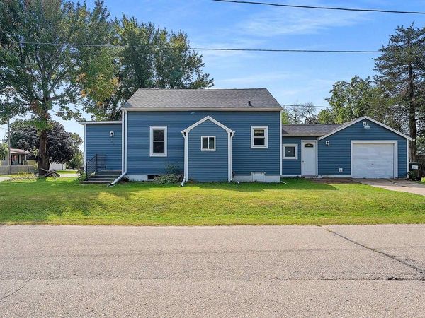 201 2ND AVENUE, Weyauwega, WI 54983