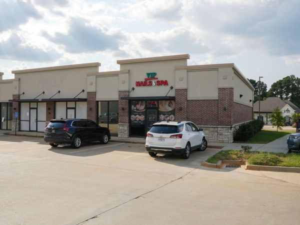 5076 Lakeland Drive, Flowood, MS 39232