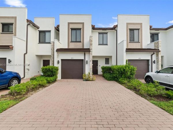 403 NE 212th St, Miami, FL 33179