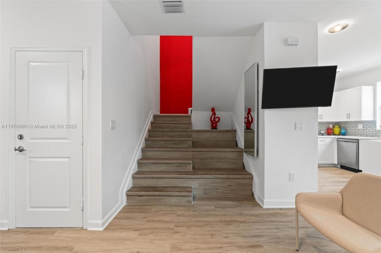 403 NE 212th St, Miami, FL 33179 Photo