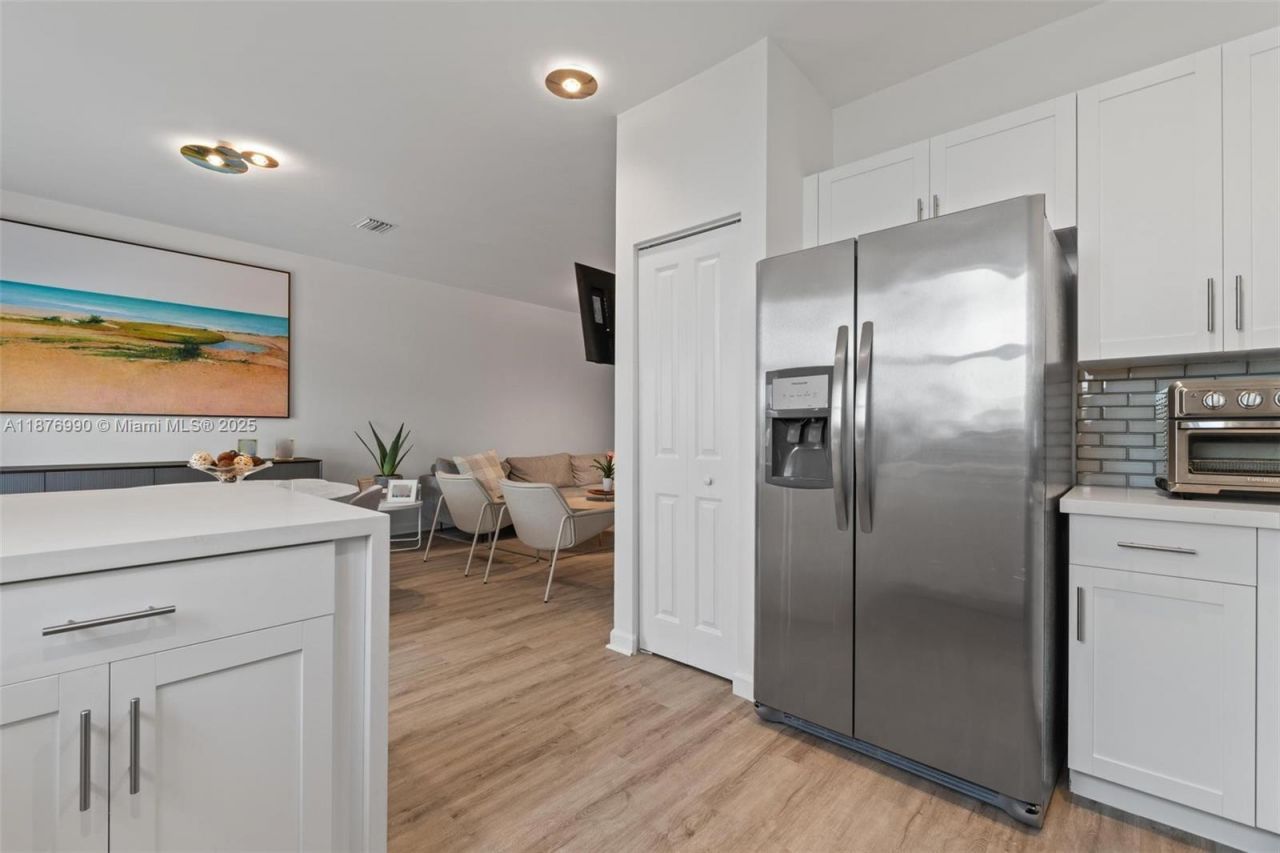 403 NE 212th St, Miami, FL 33179 Photo