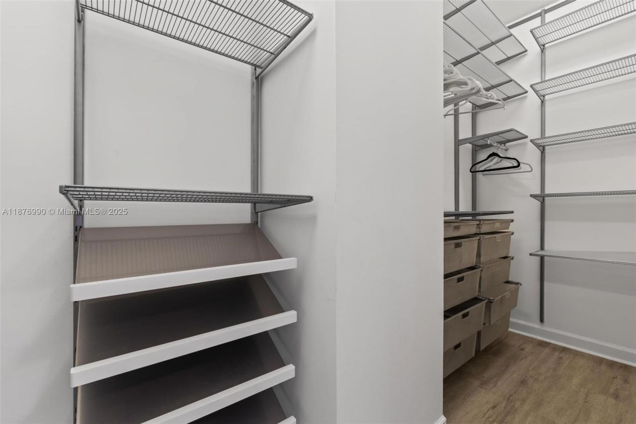 403 NE 212th St, Miami, FL 33179 Photo