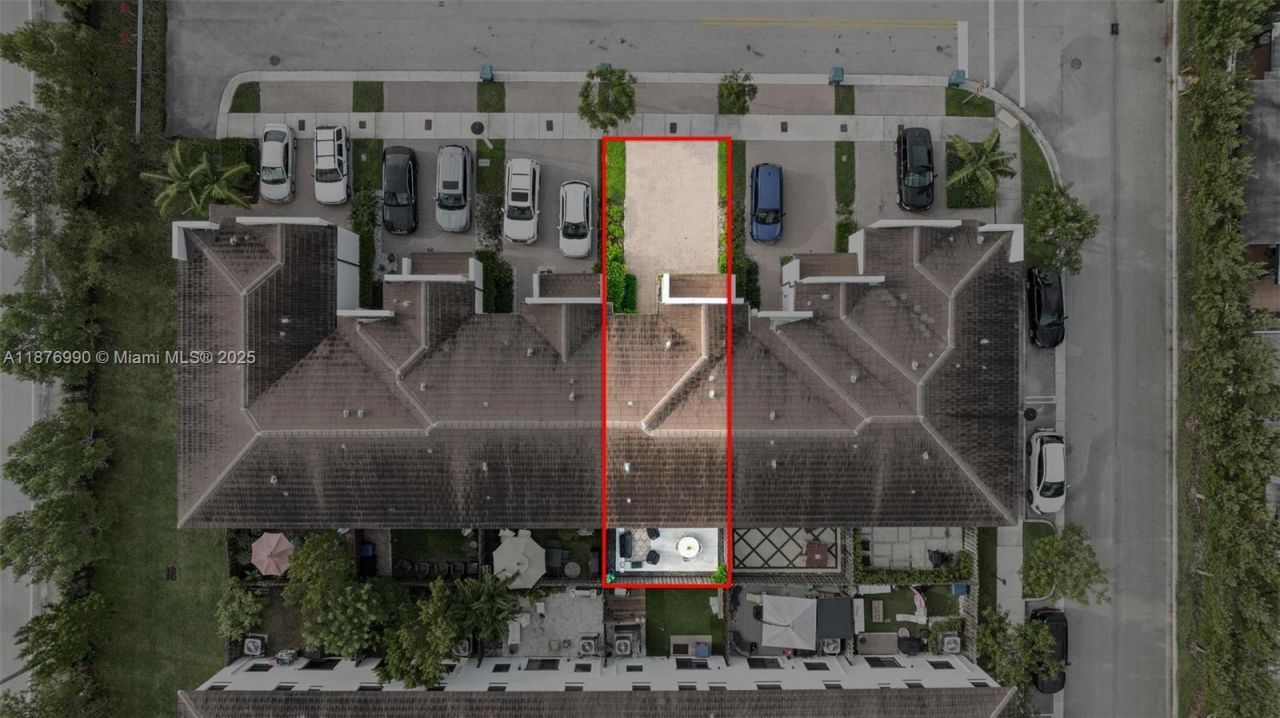 403 NE 212th St, Miami, FL 33179 Photo