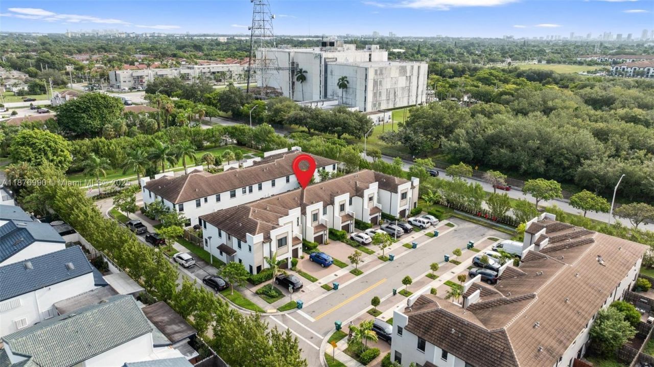 403 NE 212th St, Miami, FL 33179 Photo
