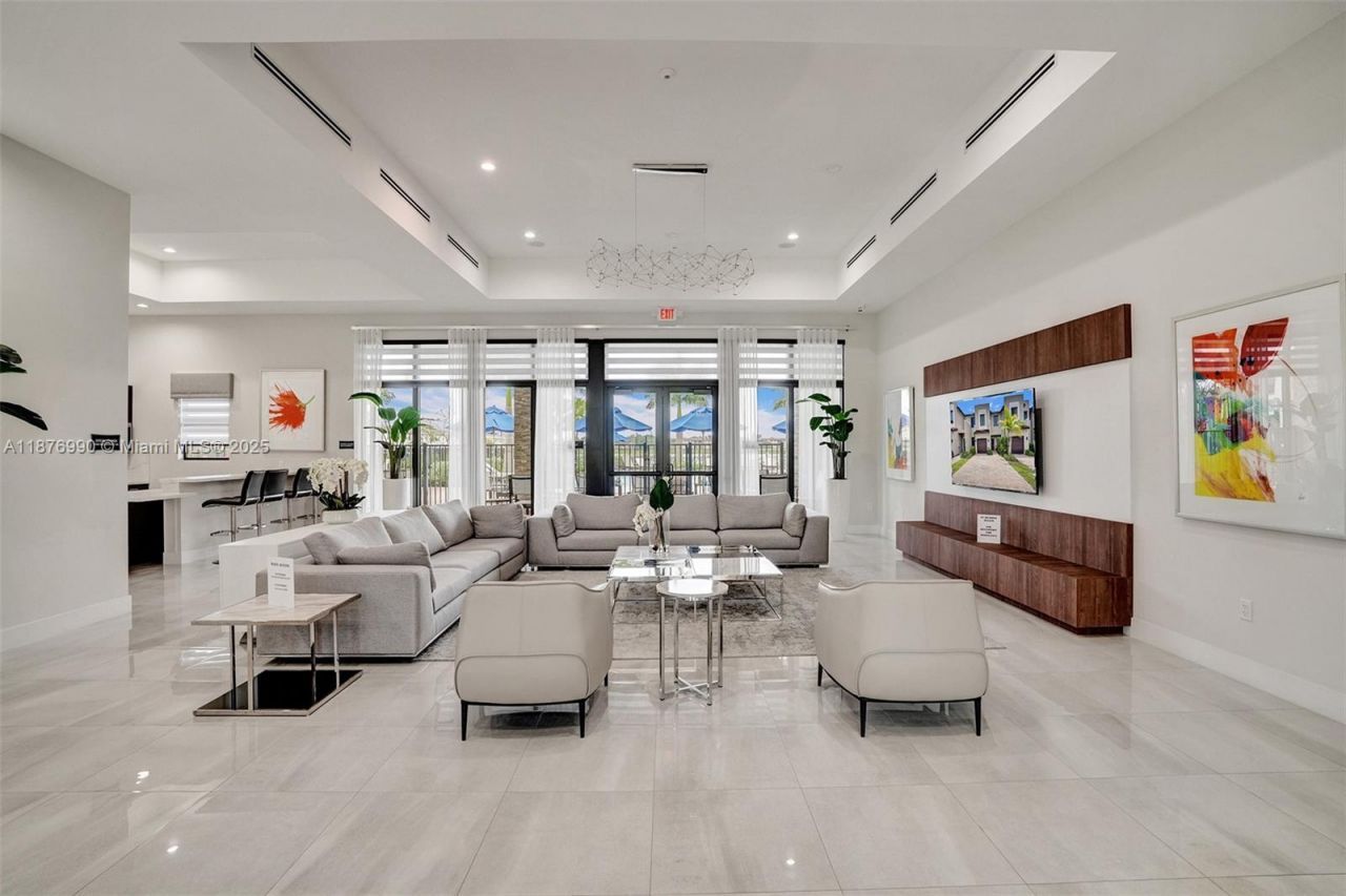 403 NE 212th St, Miami, FL 33179 Photo