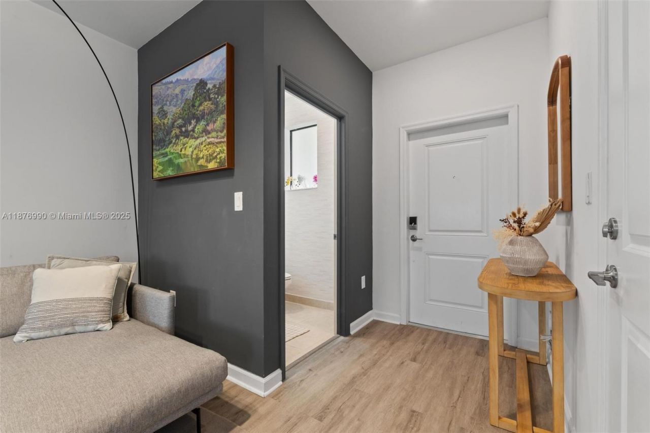 403 NE 212th St, Miami, FL 33179 Photo