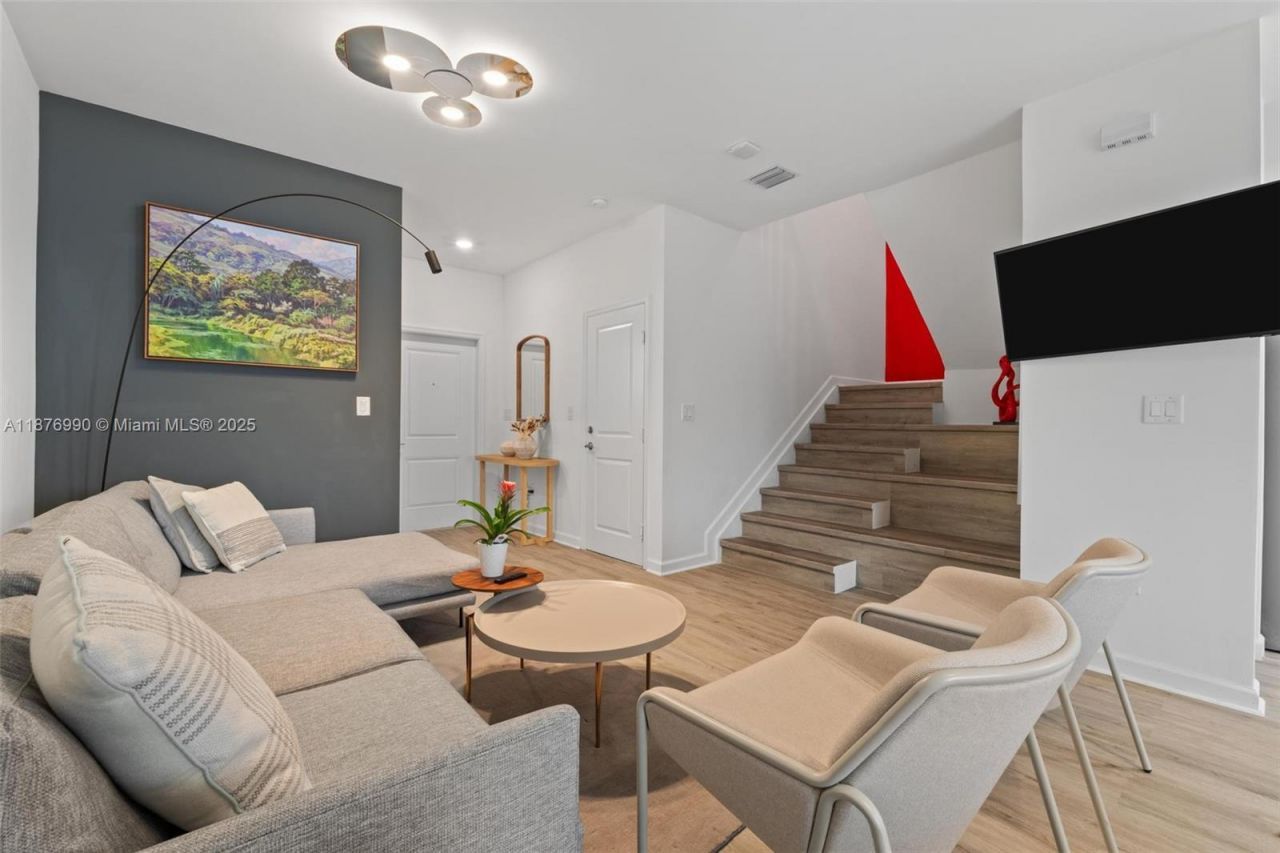 403 NE 212th St, Miami, FL 33179 Photo