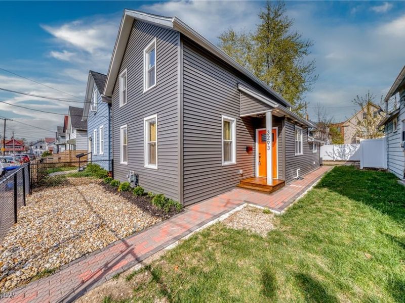 3293 W 23rd Place, Cleveland, OH 44109 Photo 2