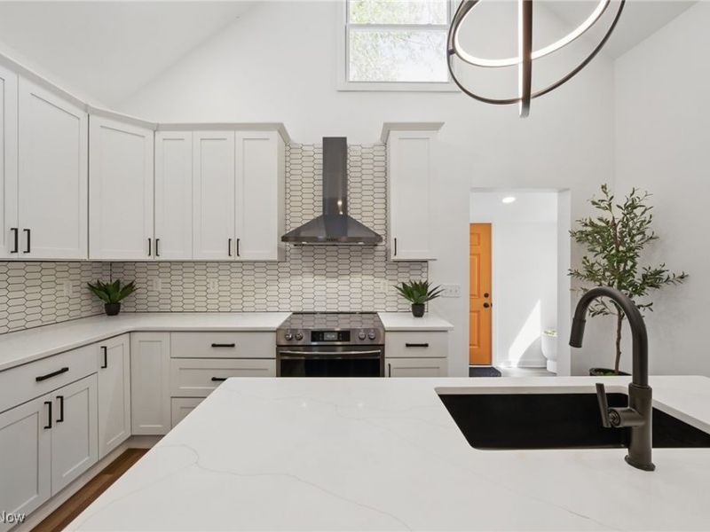 3293 W 23rd Place, Cleveland, OH 44109 Photo 9