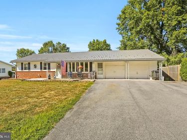 145 E VICKIE LANE, ELIZABETHVILLE, PA 17023