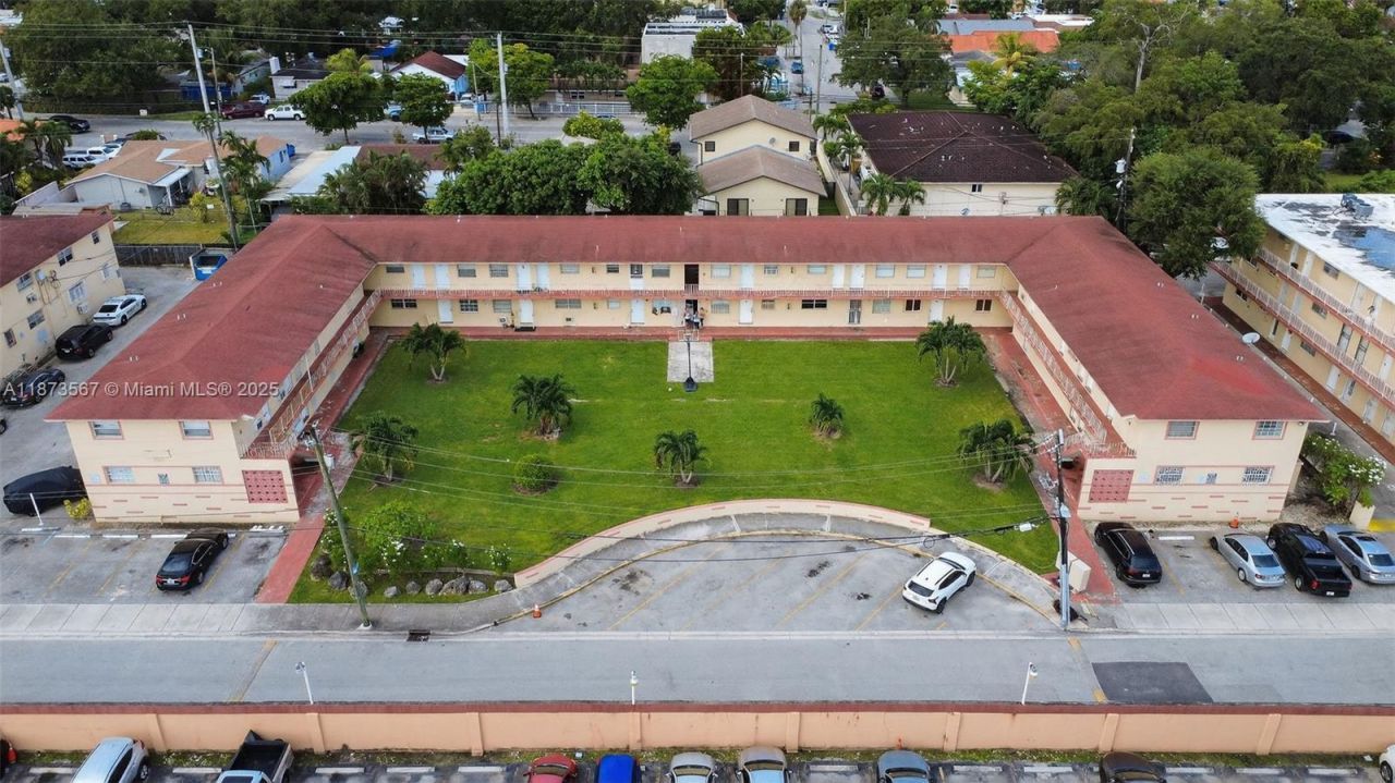 2551 NW 13th St, Unit 10, Miami, FL 33125 Photo