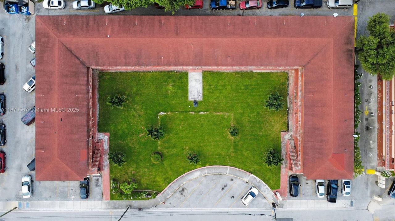 2551 NW 13th St, Unit 10, Miami, FL 33125 Photo