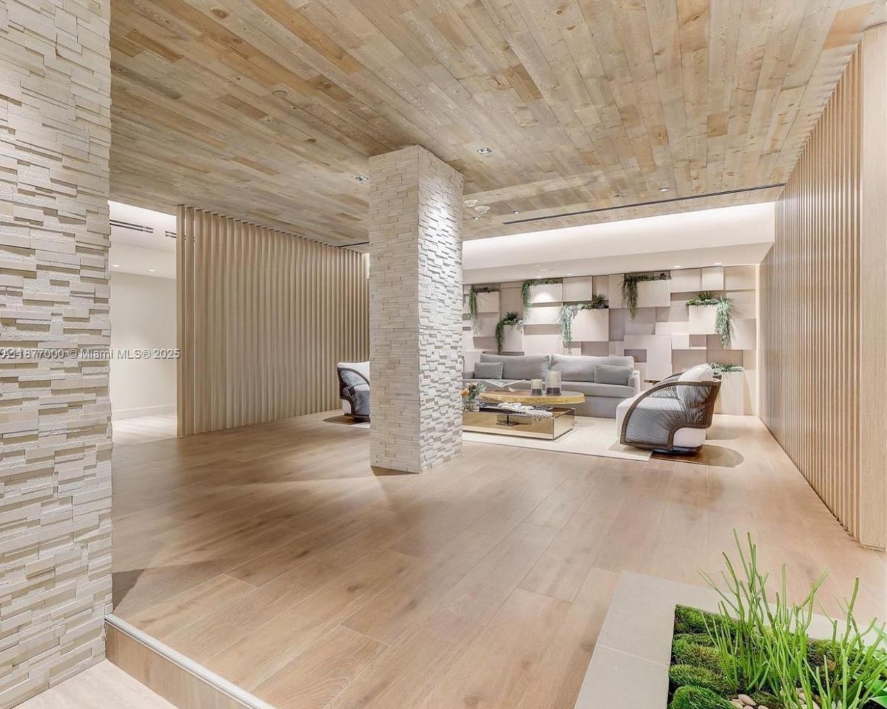 2301 Collins Ave, Unit 611, Miami Beach, FL 33139 Photo