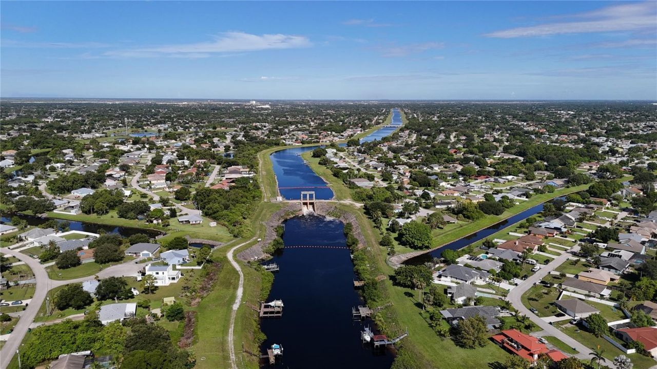 2668 SW Cameo Boulevard, Port Saint Lucie, FL 34953 Photo