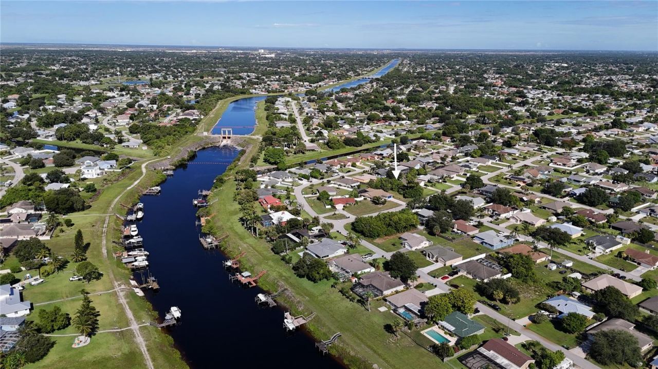 2668 SW Cameo Boulevard, Port Saint Lucie, FL 34953 Photo