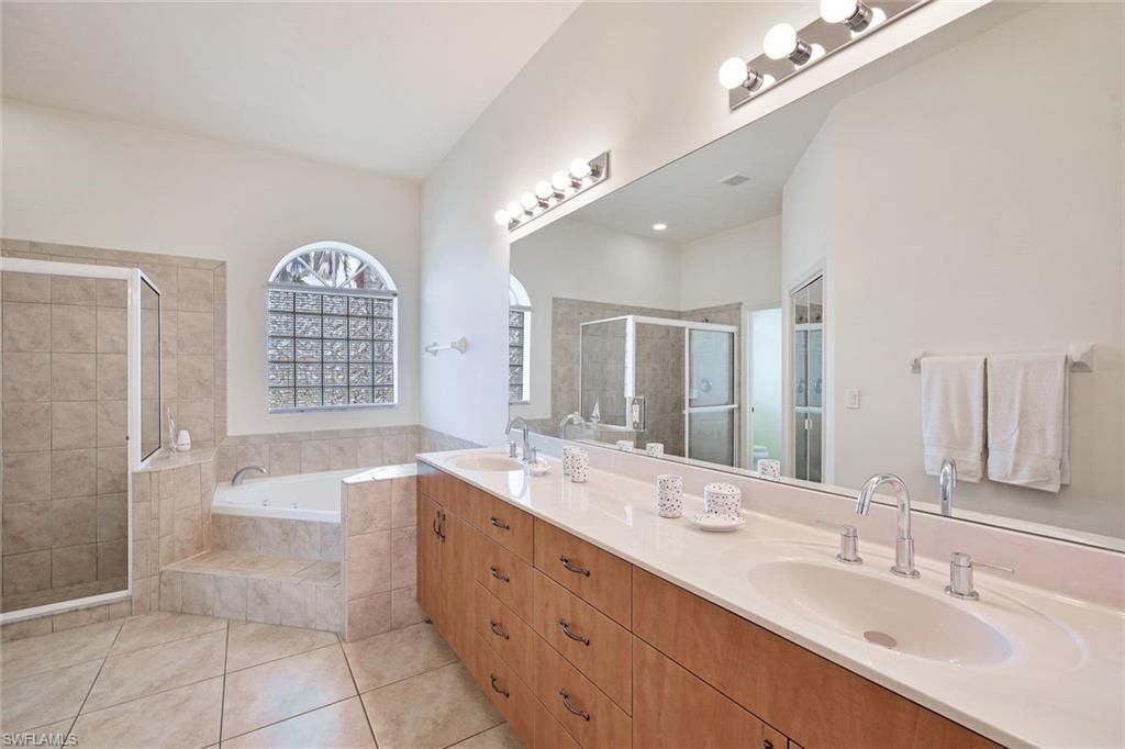 3756 SE 1st Ave , Cape Coral, FL 33904 Photo