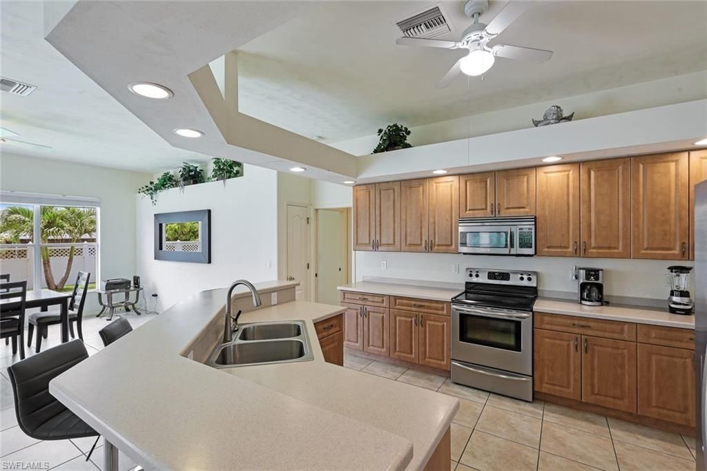 3756 SE 1st Ave , Cape Coral, FL 33904 Photo