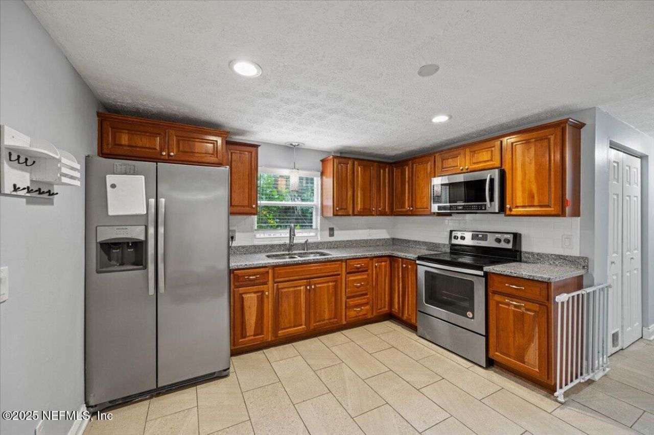 1140 Hickman Road, Jacksonville, FL 32216 Photo