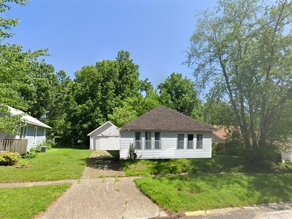236 W Fisk St, Macomb, IL 61455