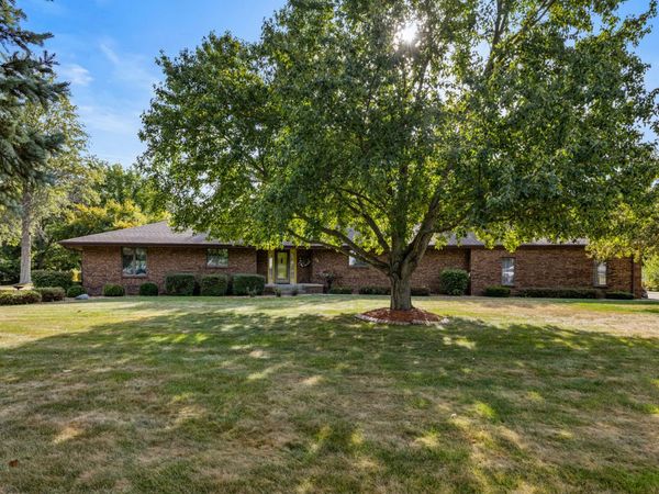 44 Glenbrook Court, Fisher, IL 61843