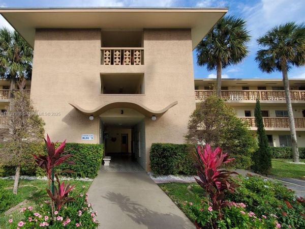 17050 NE 14th Ave, Unit 208, North Miami Beach, FL 33162