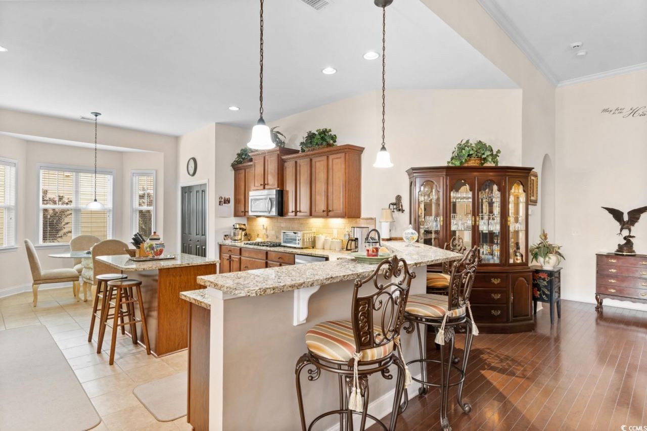 1034 Brentford Pl. Photo 6