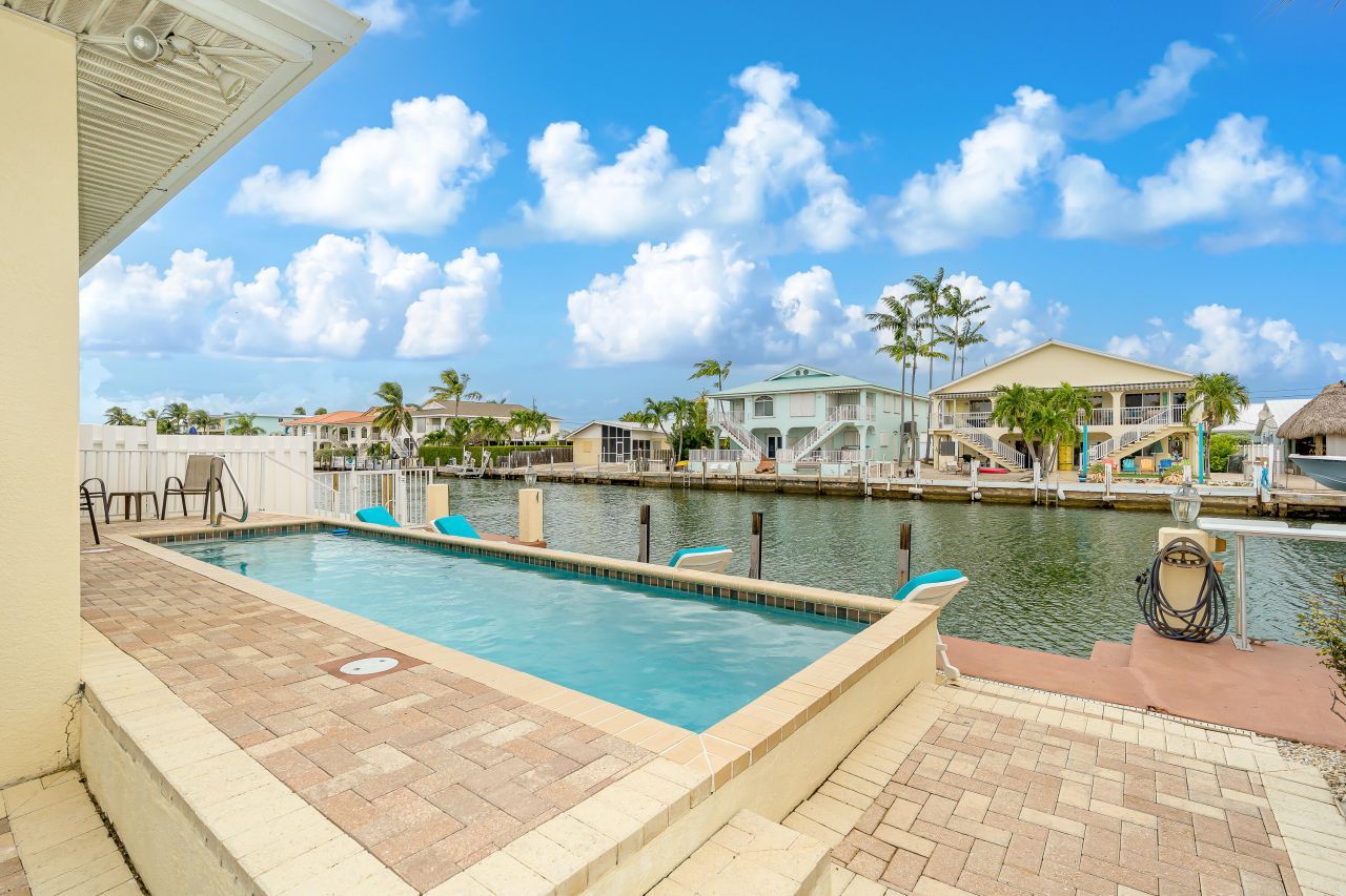 260 Sadowski Causeway, Key Colony, FL 33051 Photo