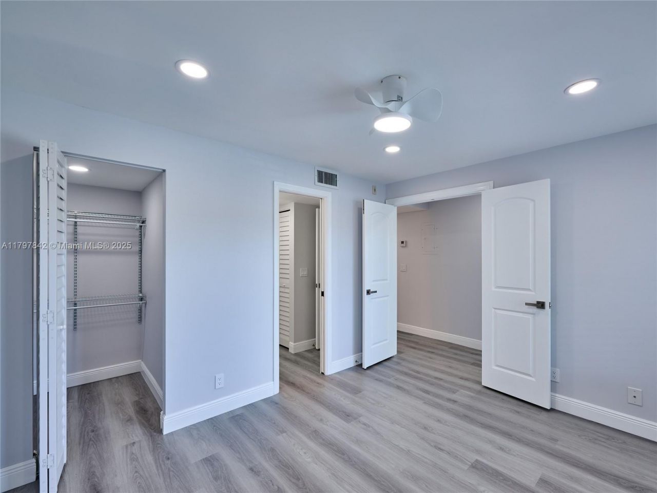 5380 Cedar Lake Dr, Unit 204, Boynton Beach, FL 33437 Photo