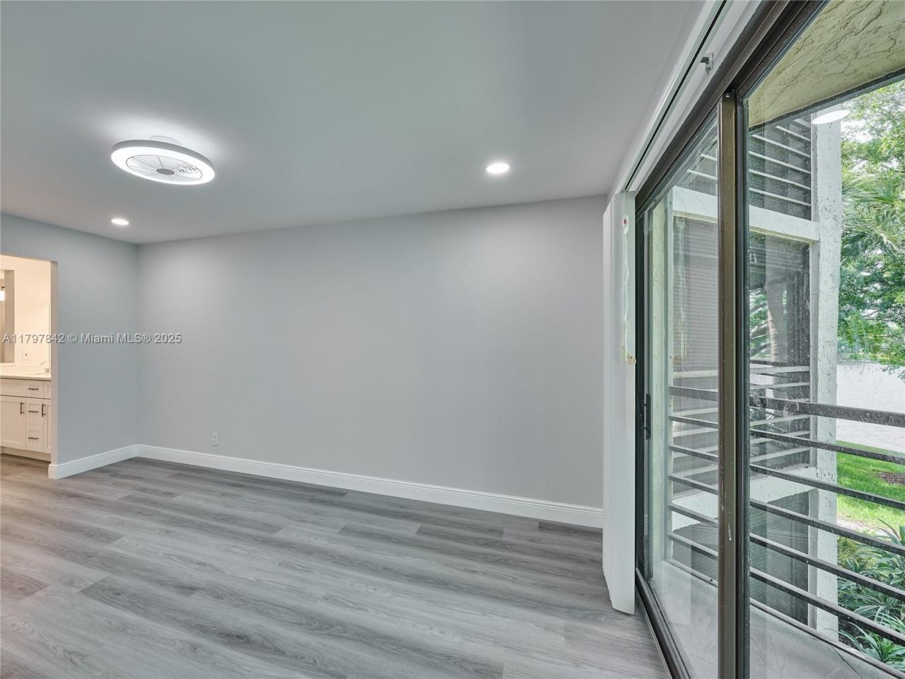 5380 Cedar Lake Dr, Unit 204, Boynton Beach, FL 33437 Photo