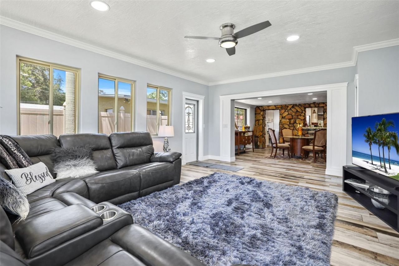 2035 28th Street S, Saint Petersburg, FL 33712 Photo