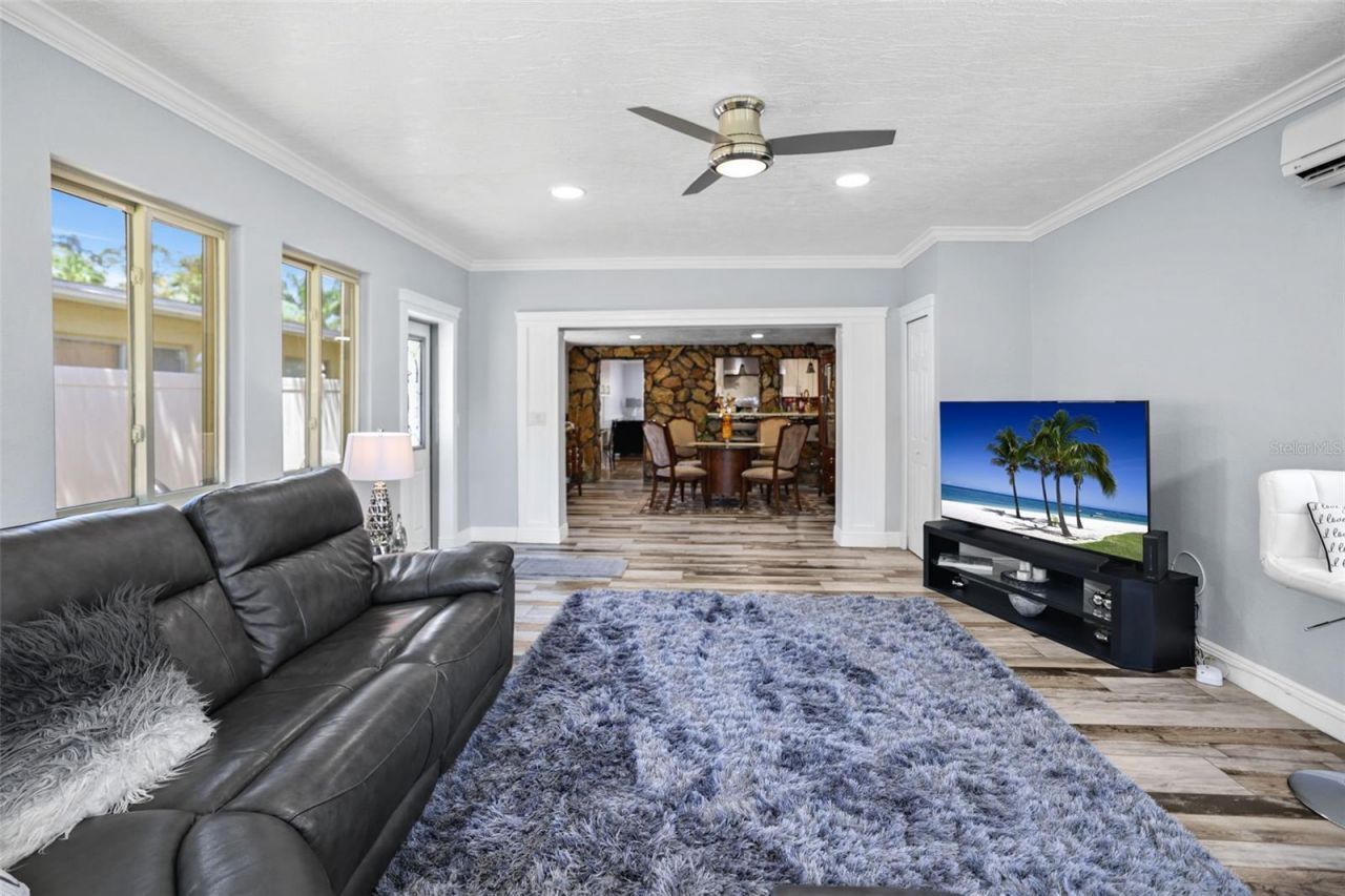 2035 28th Street S, Saint Petersburg, FL 33712 Photo