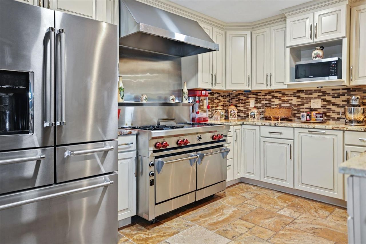 2035 28th Street S, Saint Petersburg, FL 33712 Photo