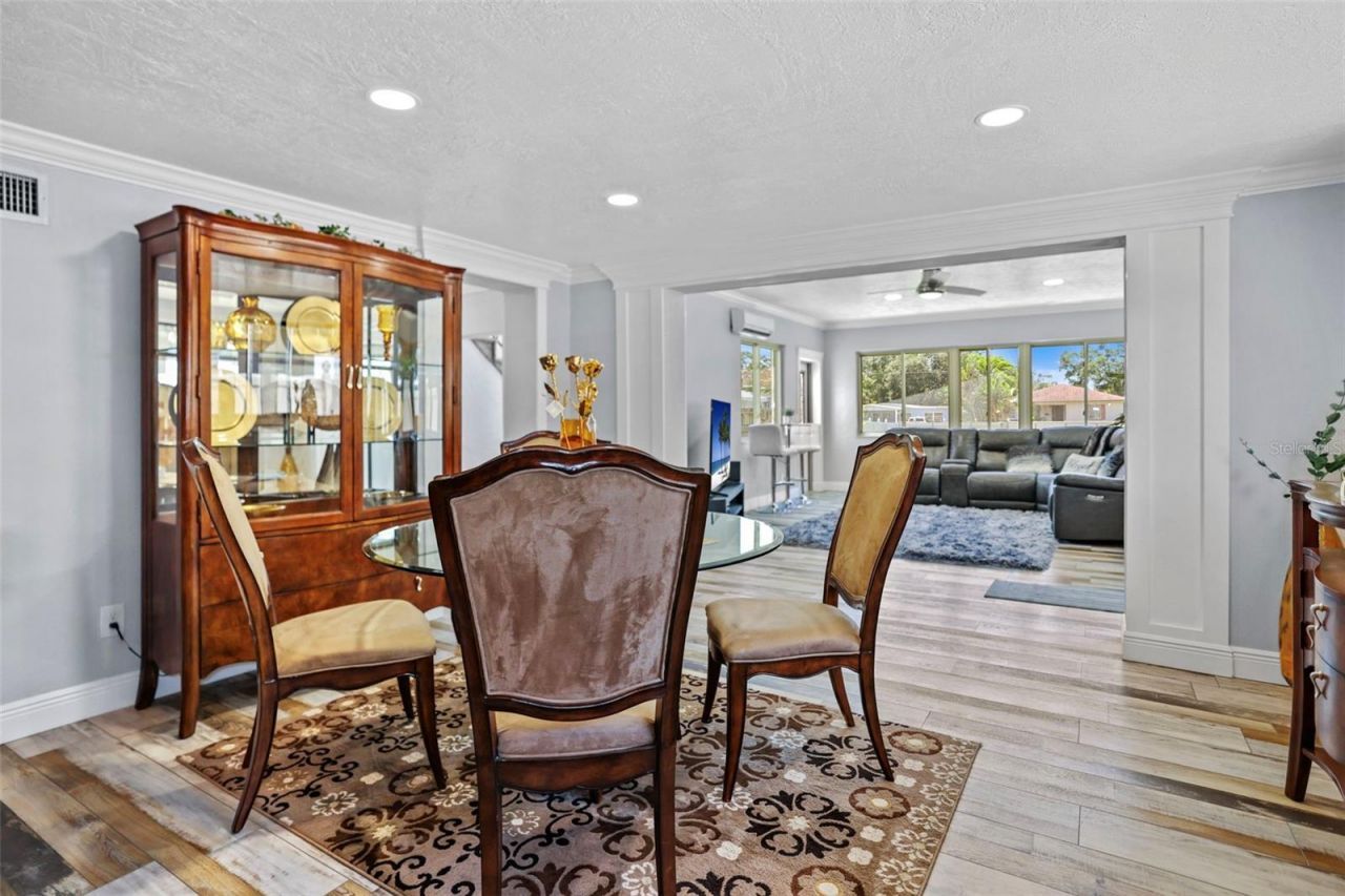 2035 28th Street S, Saint Petersburg, FL 33712 Photo