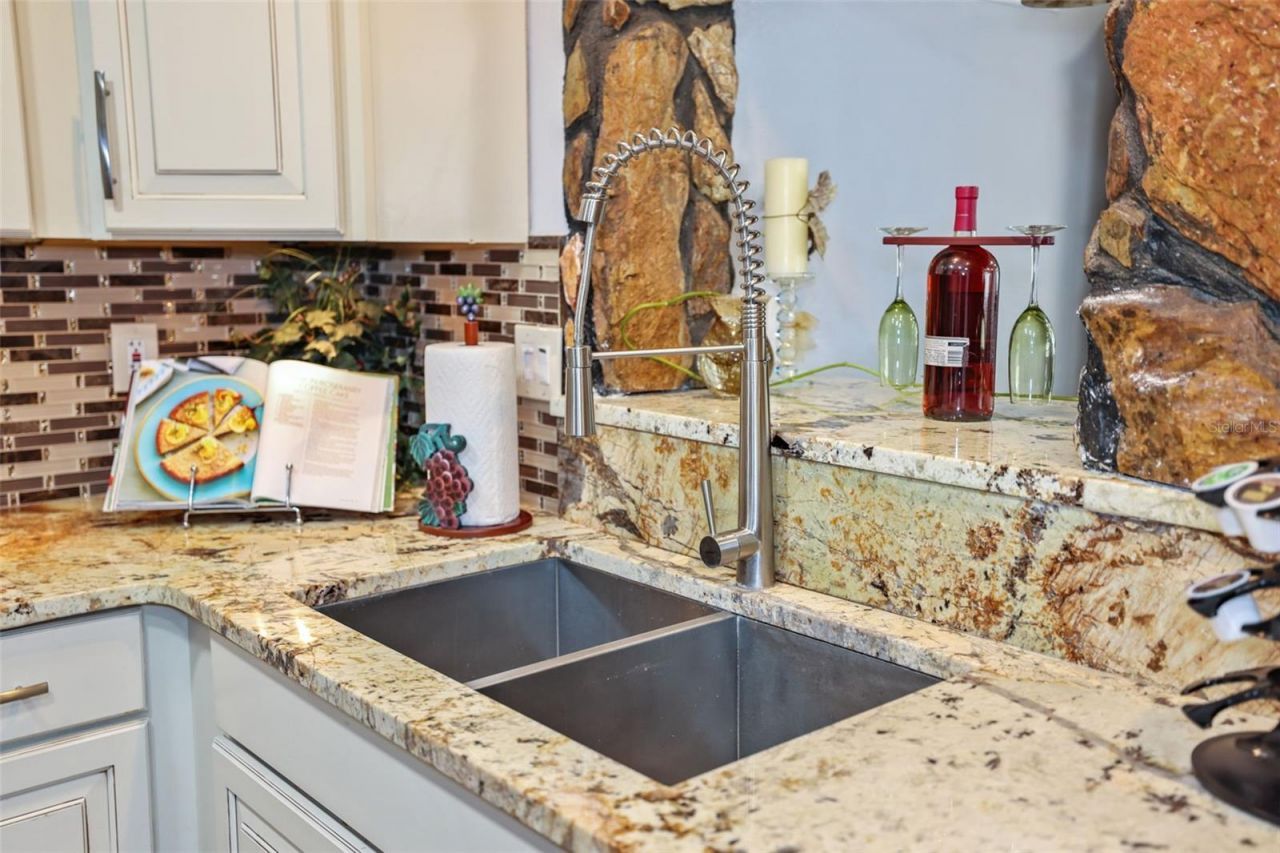 2035 28th Street S, Saint Petersburg, FL 33712 Photo