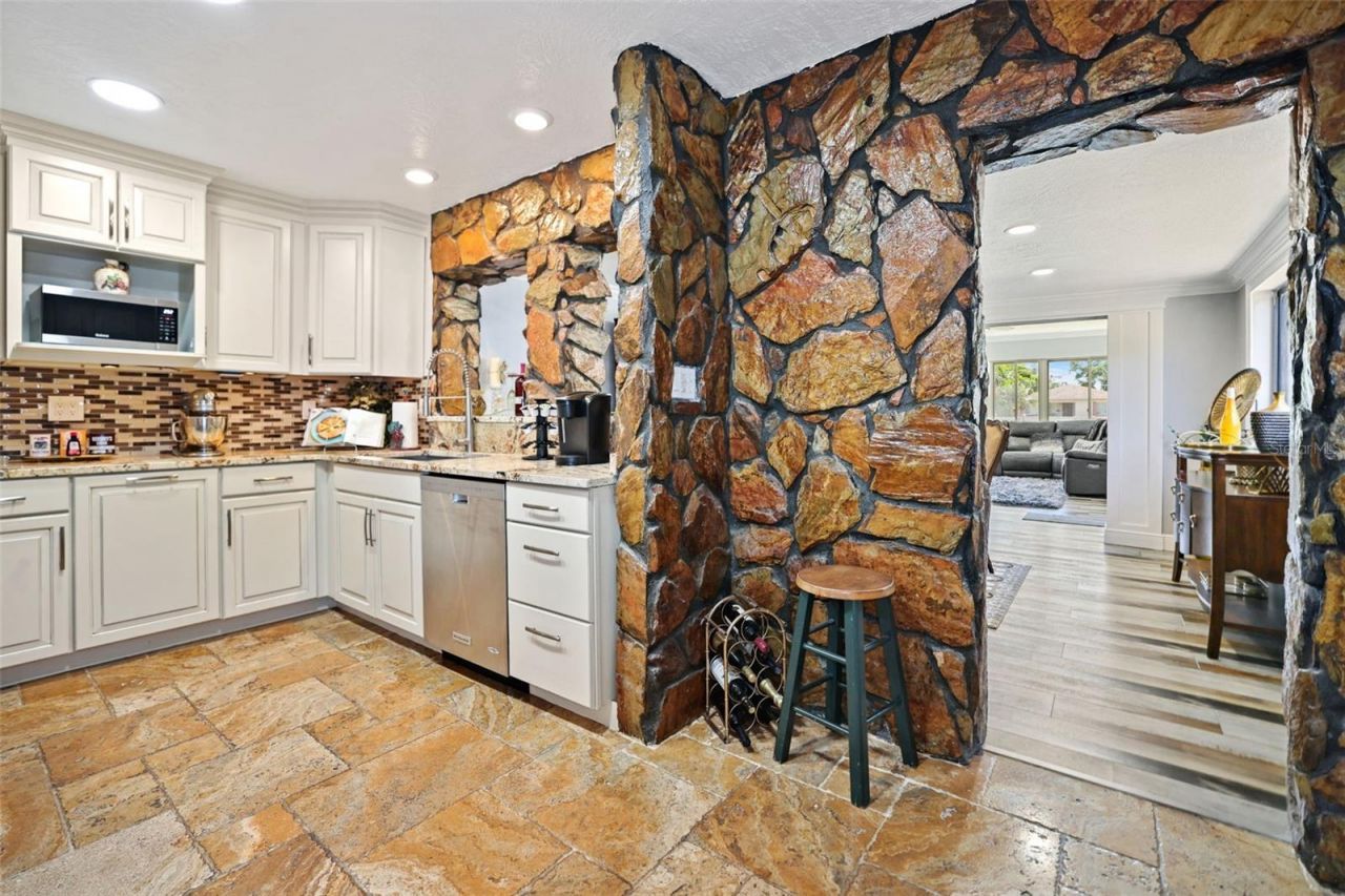 2035 28th Street S, Saint Petersburg, FL 33712 Photo