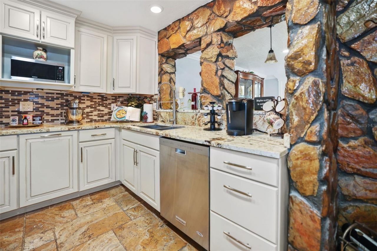 2035 28th Street S, Saint Petersburg, FL 33712 Photo