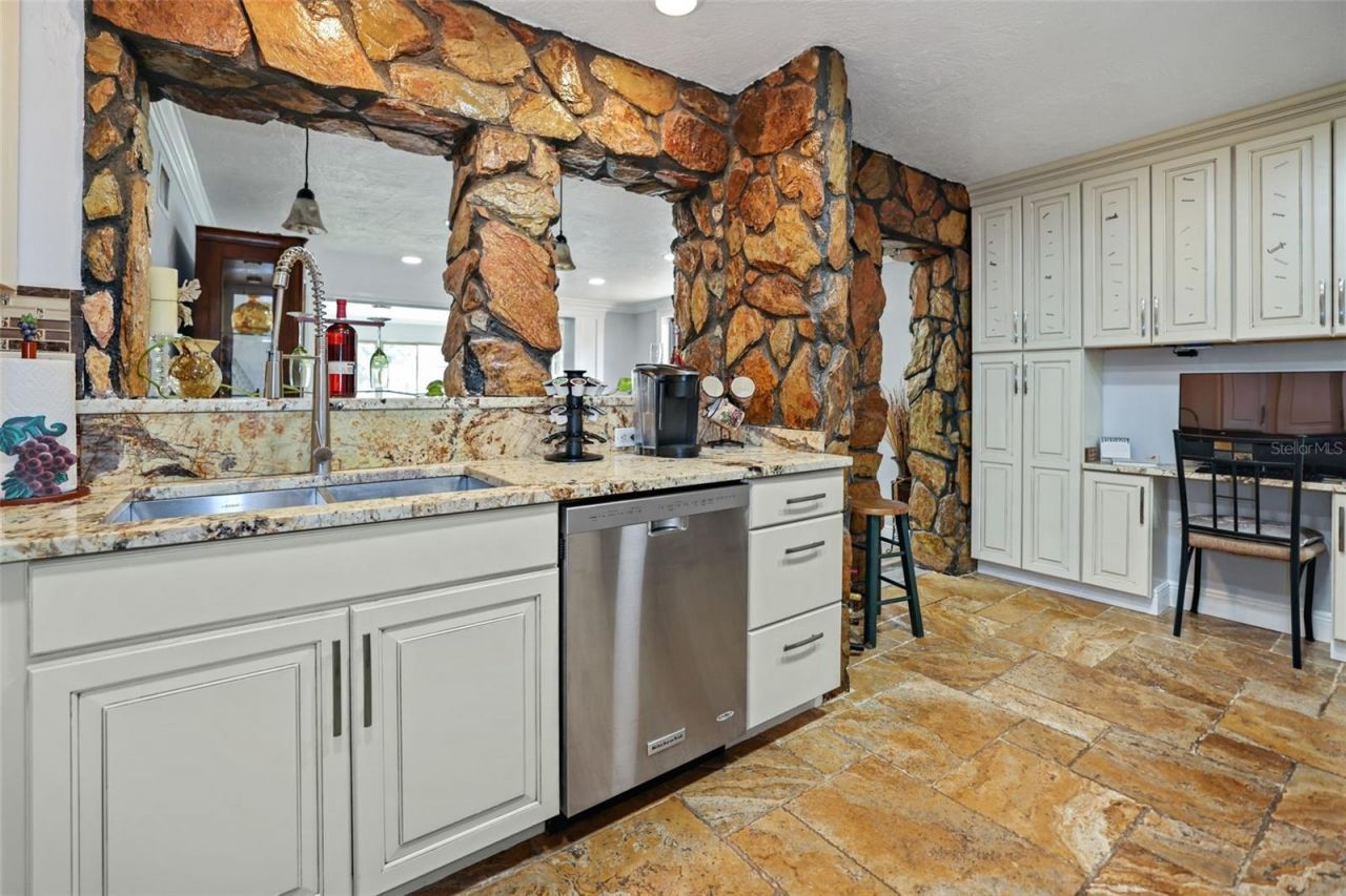 2035 28th Street S, Saint Petersburg, FL 33712 Photo