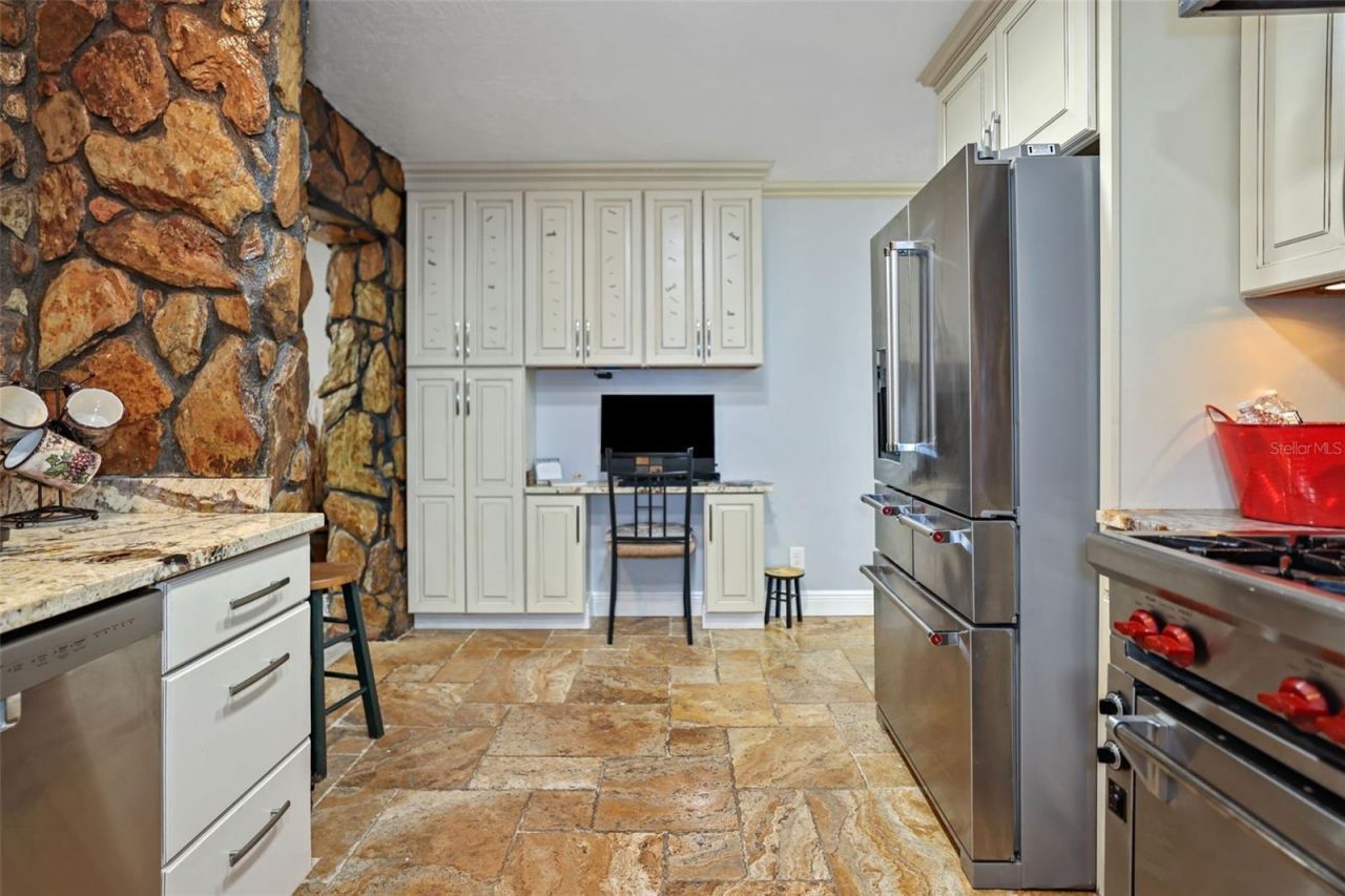 2035 28th Street S, Saint Petersburg, FL 33712 Photo