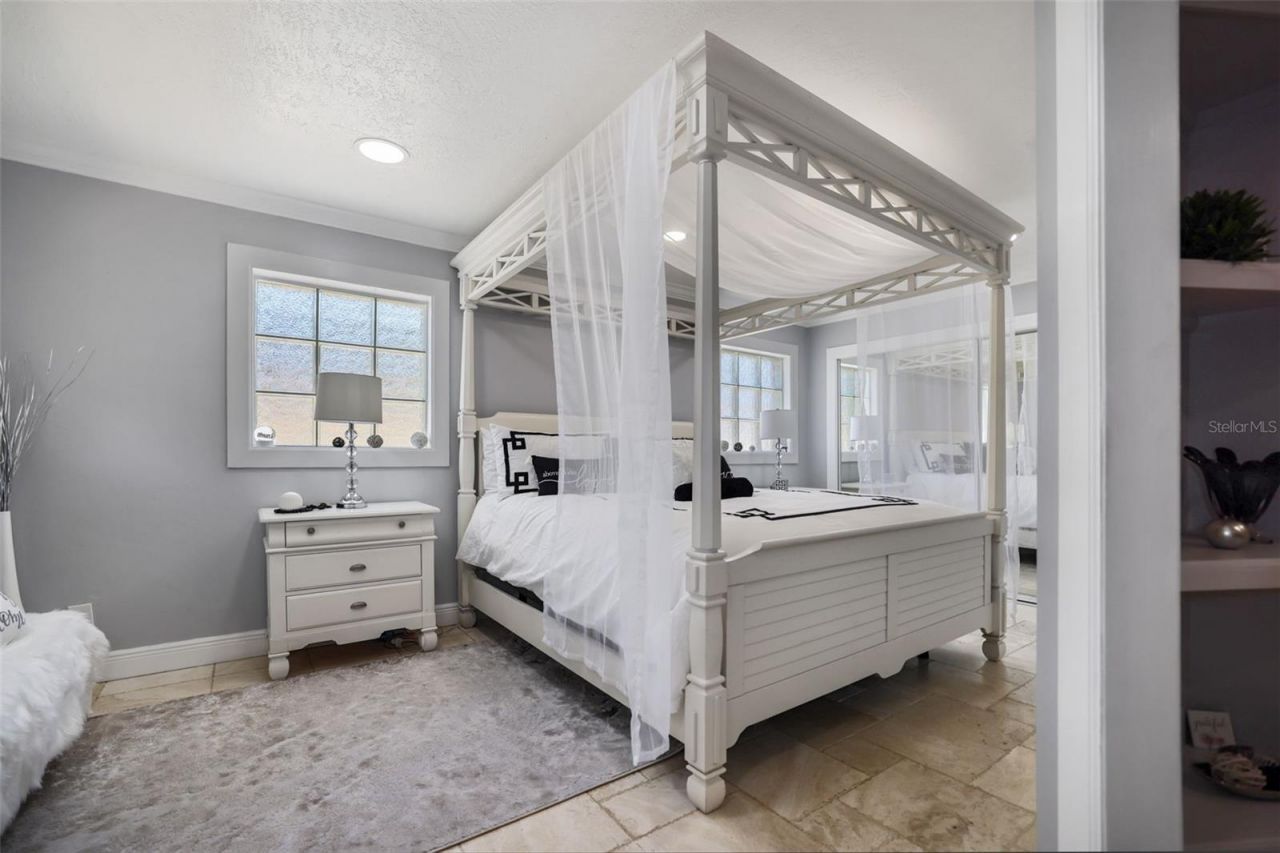 2035 28th Street S, Saint Petersburg, FL 33712 Photo