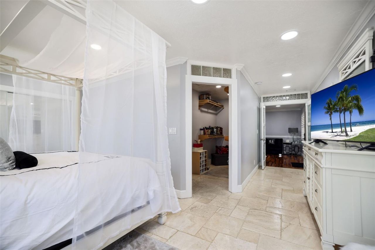 2035 28th Street S, Saint Petersburg, FL 33712 Photo